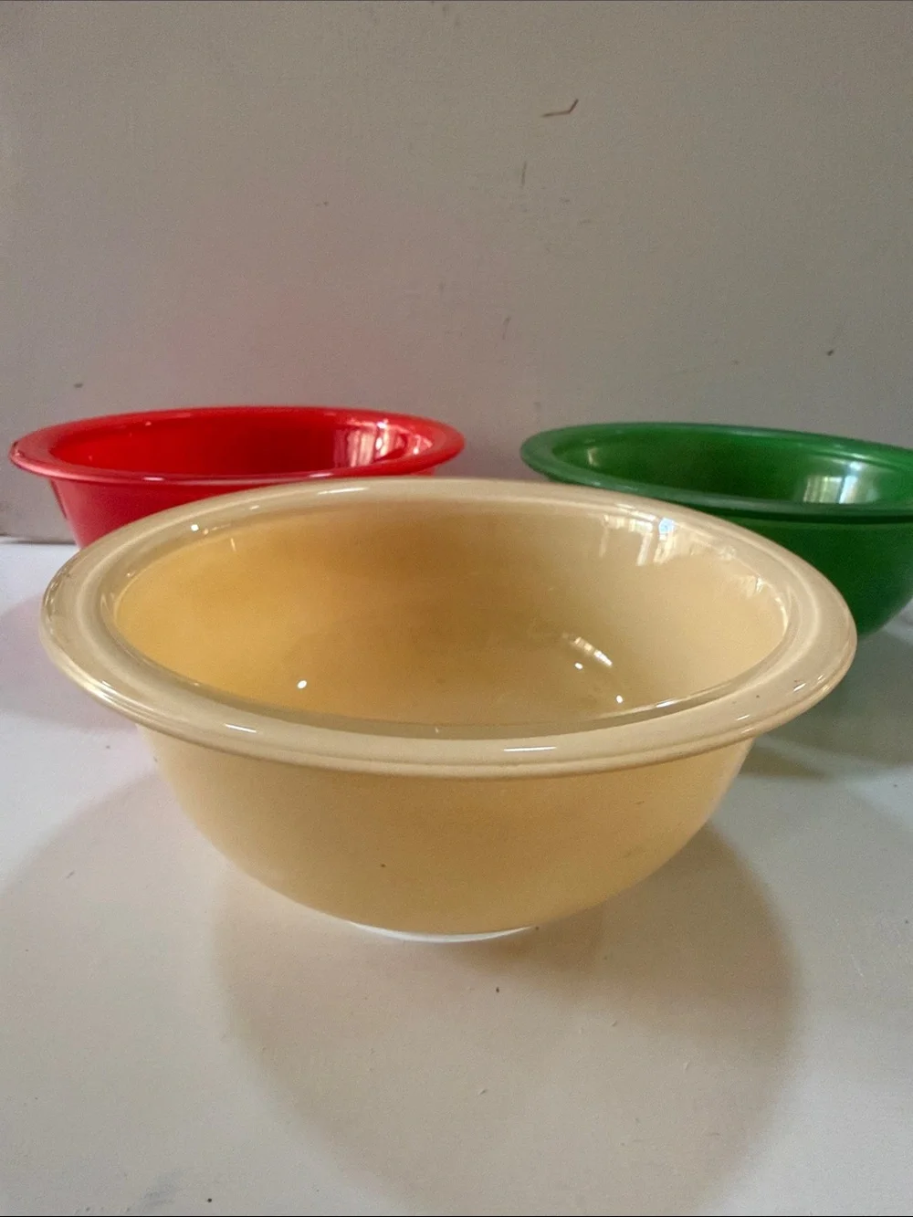 PYREX 3 Total 7” Diameter 3” High Red, Green & Cream Mixing Bowls Set